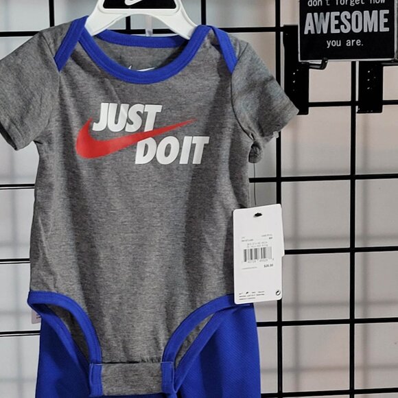 Nike Baby Bodysuit/Onesie & Shorts Set - 2-Piece Outfit 6 Mos - Picture 1 of 13